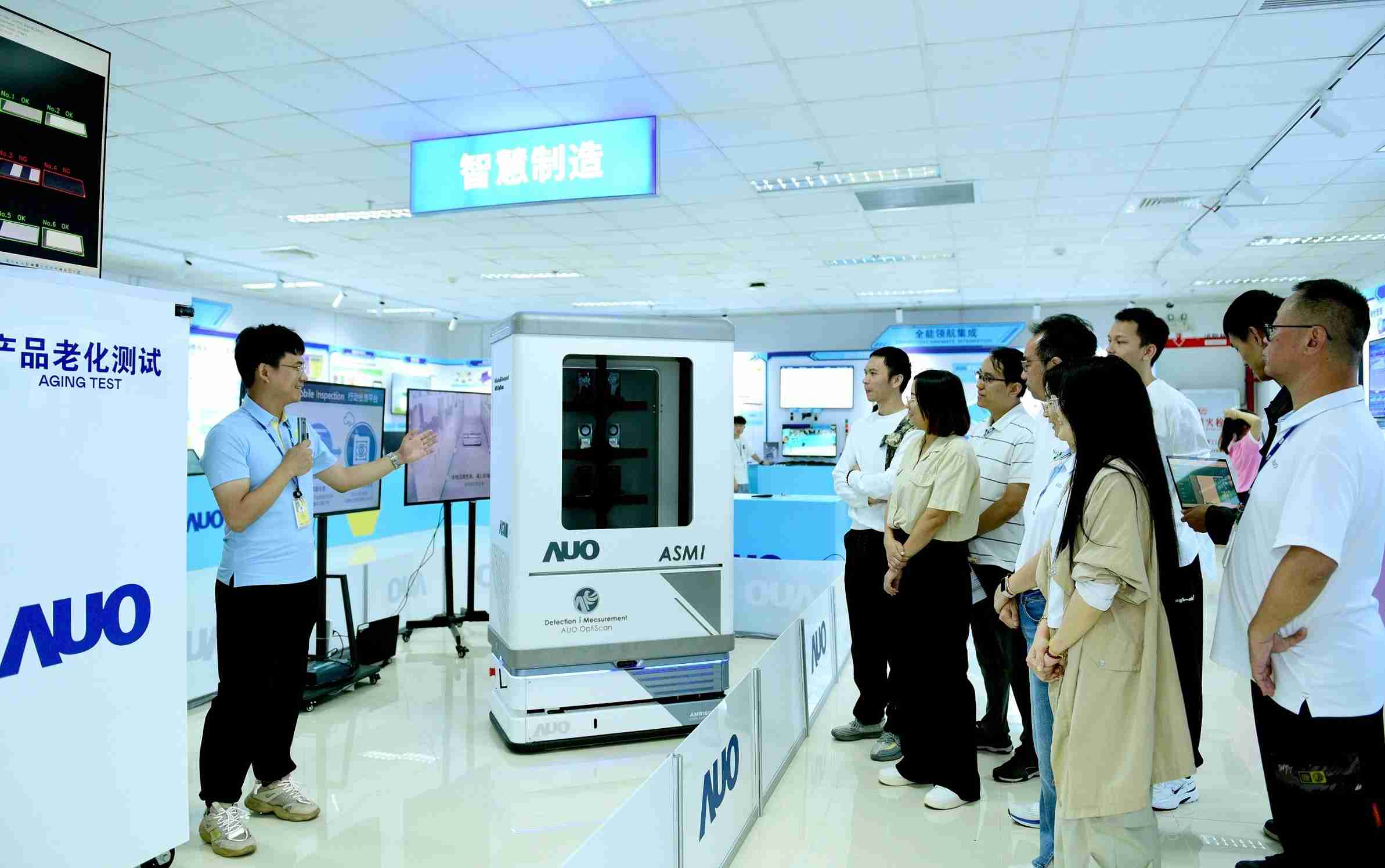 NG大舞台厦门将5G+ABC技术串联生产管理全流程，，打通研发、、采购、、生管、、、、制程、、设备、、质量等产品全生命周期制造流程，，完成数字化设计、、、智慧供应链、、、智能座舱、、、、全流程设备管理、、数据驱动优化、、、、智慧在线检测、、智慧品管等自适应生产模式升级