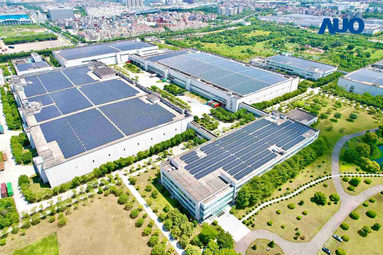 NG大舞台厦门推动智能制造同时，，，透过绿电创能纵深推进绿色转型，，，厂区全屋顶铺设太阳能光伏板，，每年太阳能发电 2,600多万度